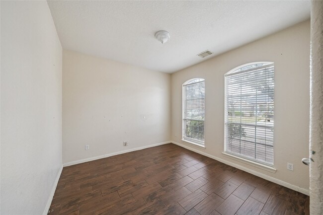 Building Photo - 10014 Williams Field Dr