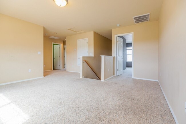 Building Photo - Beautiful Two Story House