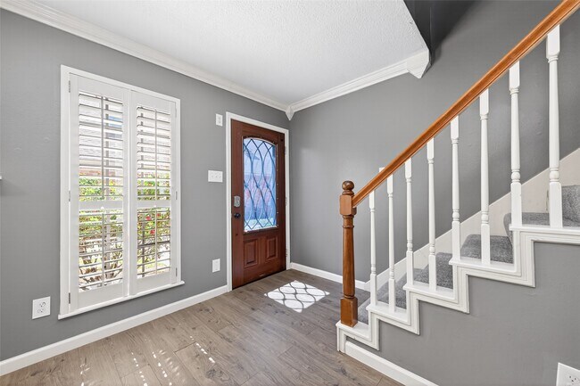 Building Photo - 6700 Richardson Rd