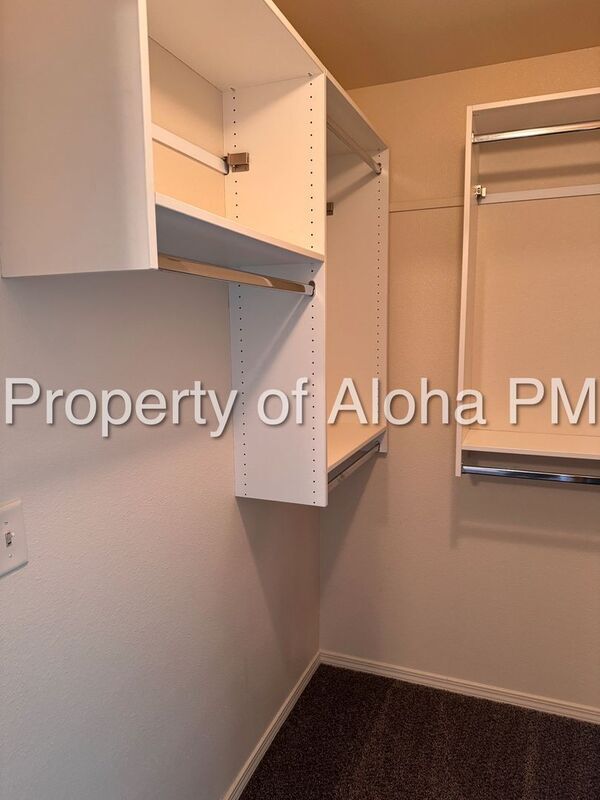 Building Photo - 1041 W Pine Ave