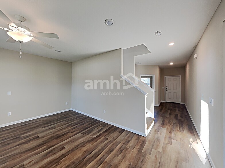 Building Photo - 219 Hemlock Pt