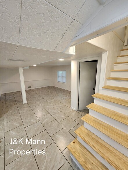 Building Photo - 1519 St Marys Blvd