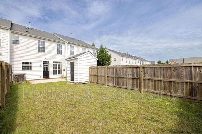 Building Photo - 907 Dominion Townes Ct