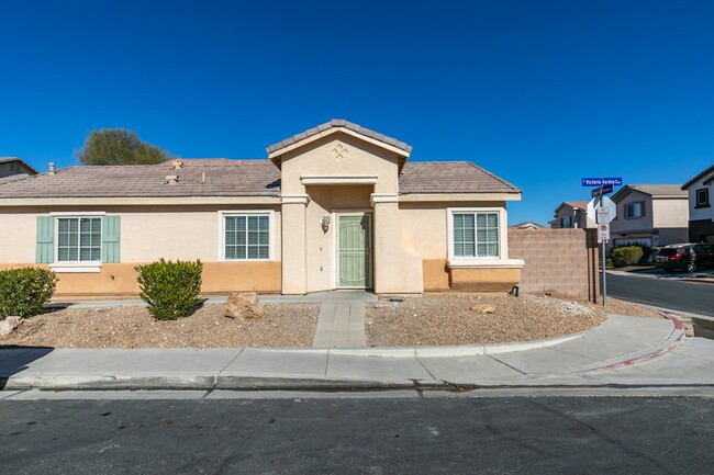 Building Photo - Single Story 3 bedroom in Gated Community,...