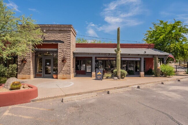 Building Photo - Downtown Cave Creek Patio Homes!