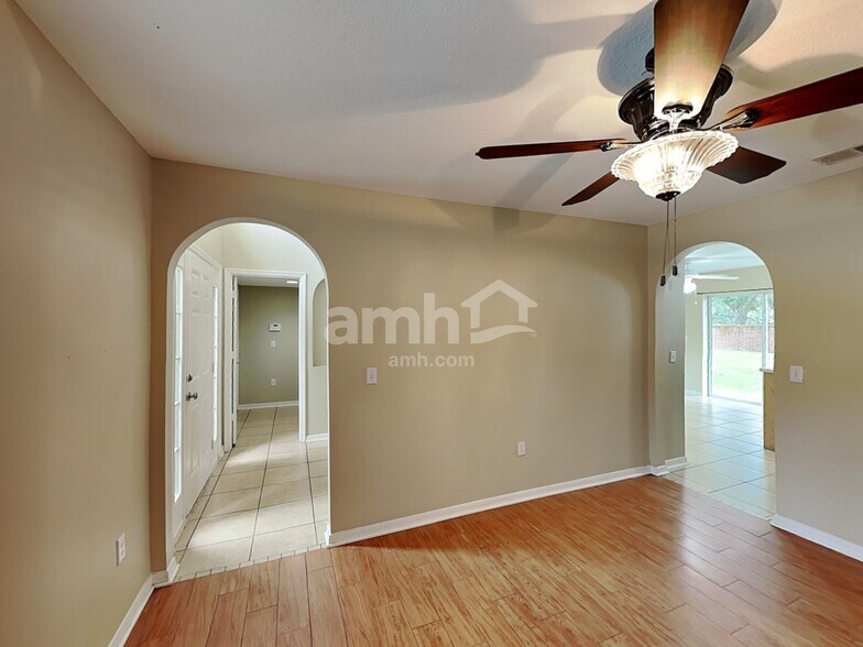 Building Photo - 1605 Pickard Cir