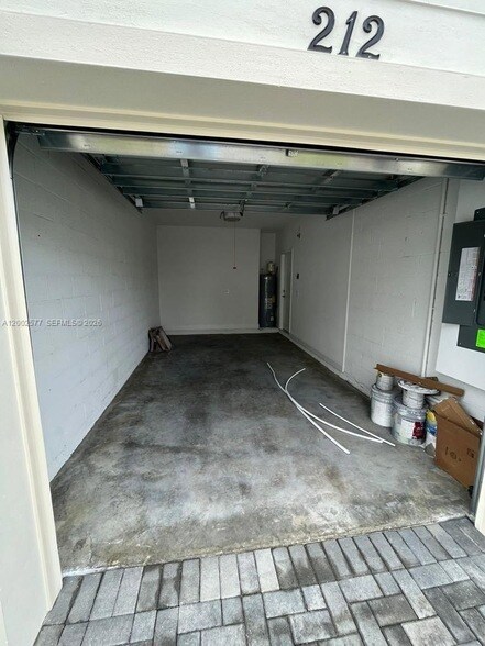 Building Photo - 212 SE Woodbark St