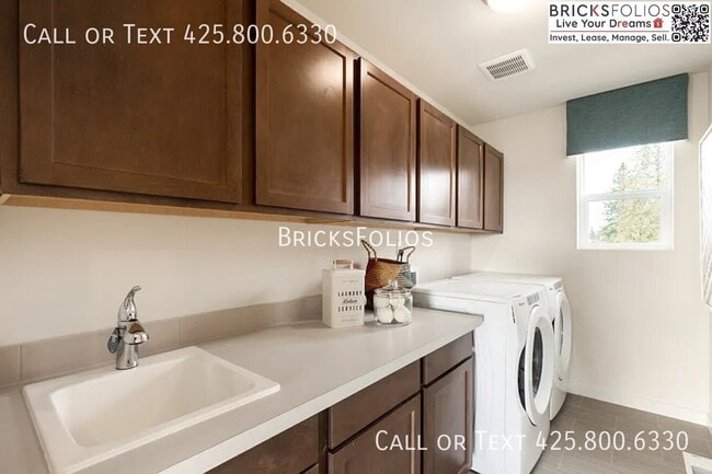 Building Photo - 5163 86th Ave NE