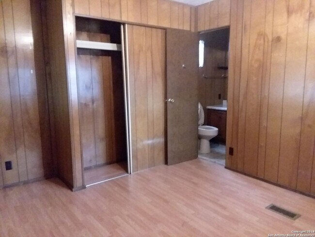 Building Photo - 8454 Braewick Dr