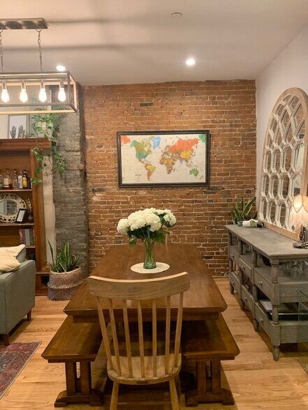 Diningrooom - 53 Broadway