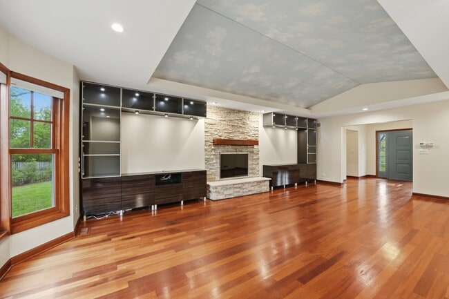 Building Photo - 29 Brookdale Ln