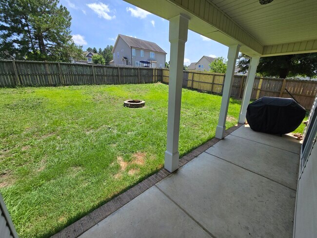 Building Photo - 47 Kentucky Derby Ln