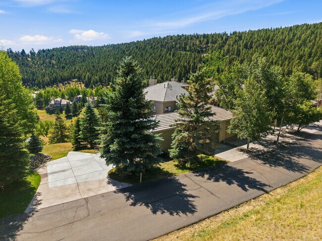 Building Photo - 680 Ridgeside Dr