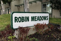 Building Photo - Robin Meadows
