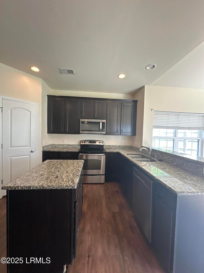 Building Photo - 132 Patriot Ct