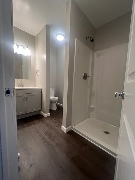 Building Photo - 348 Elm St