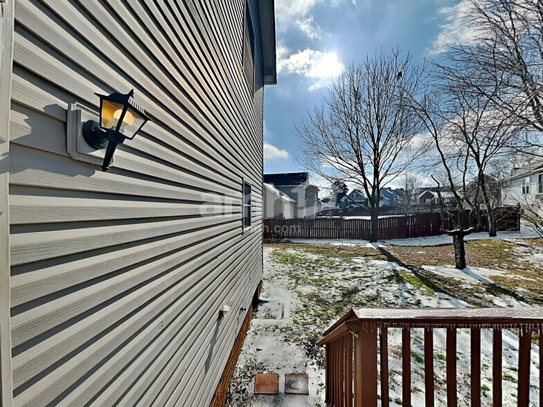 Building Photo - 1205 Chapmans Retreat Dr