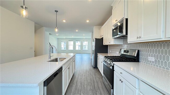 Building Photo - 104 Holt Ln