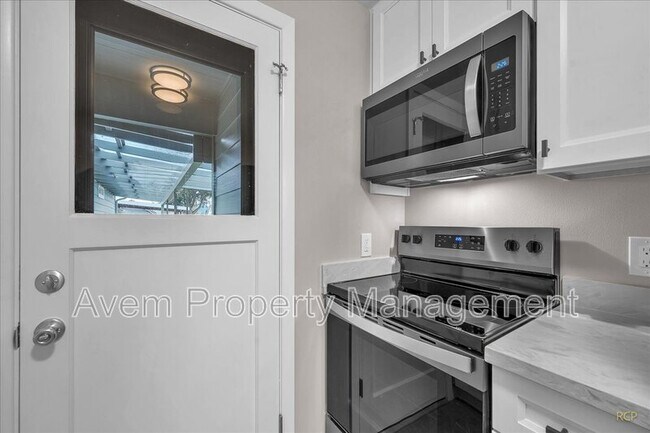 Building Photo - 362 E Dartmouth St
