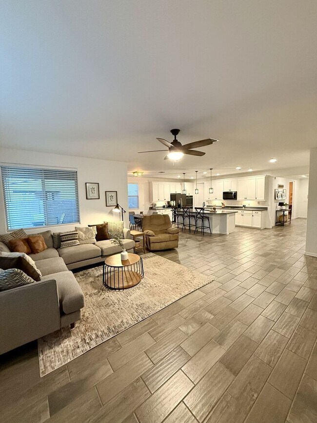 Building Photo - 18852 W Marshall Ave