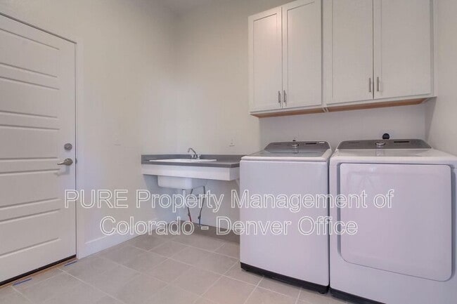 Building Photo - 1057 Torrey St