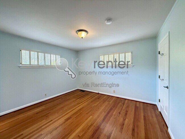 Building Photo - 1406 Highland Way