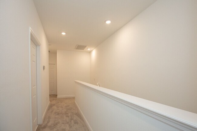 Building Photo - 1431 Broad Wing Ln