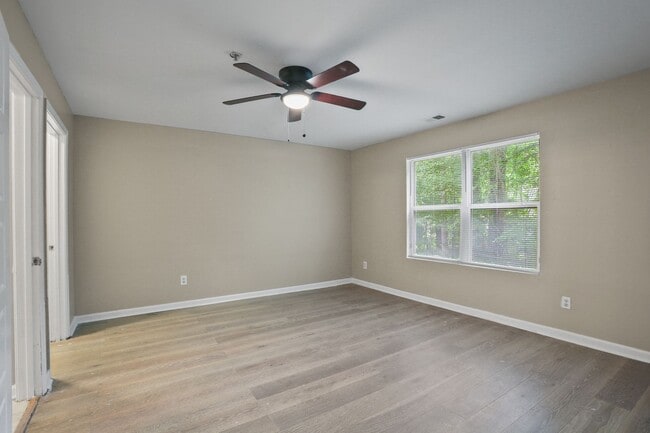 Building Photo - 5104 Fairington Ridge Cir