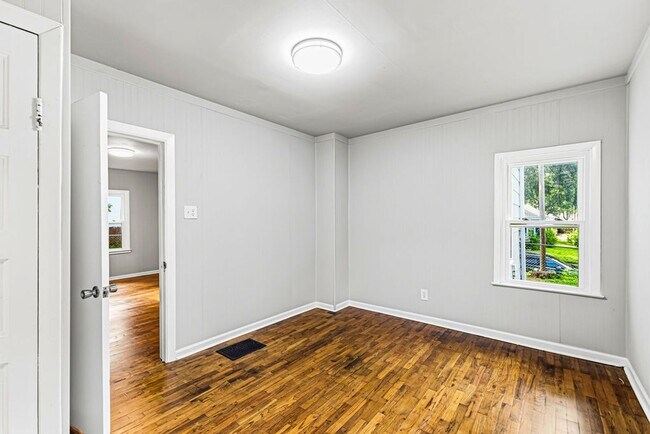 Building Photo - Remodeled 2-Bedroom Home in Saint Joseph with Off-Street Alley Parking