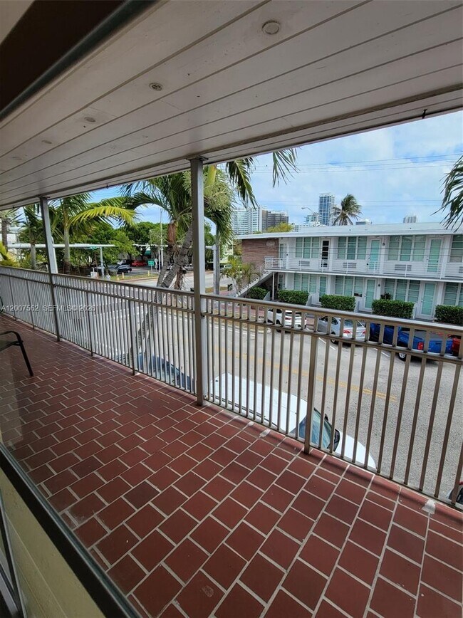 Building Photo - 7400 Harding Ave