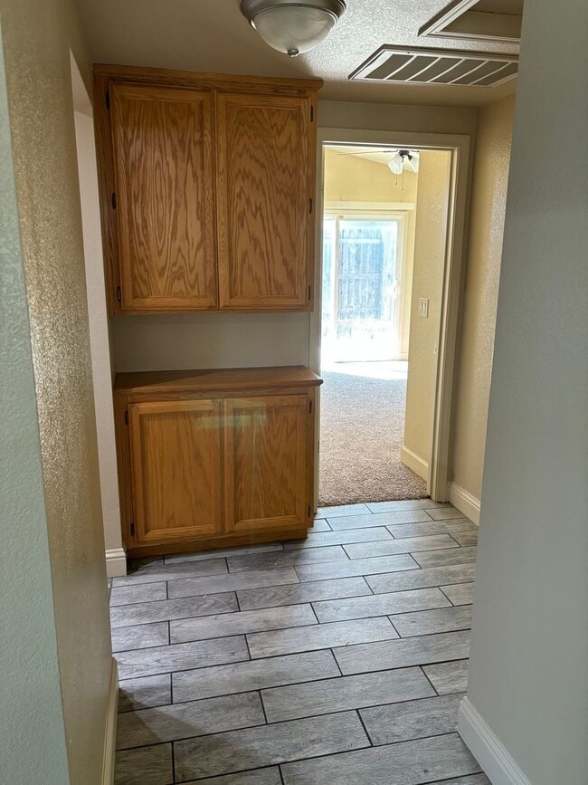 Building Photo - 1748 River Run Dr