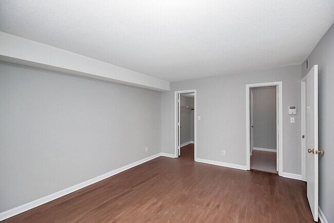 Building Photo - Updated First Floor 2BD/2BA Condo in Forest Ridge!