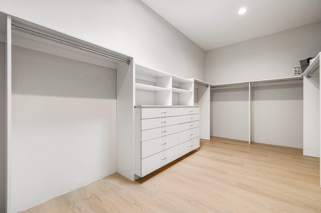 Building Photo - 48474 Vista Palomino