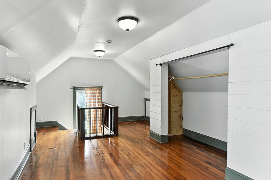 Building Photo - 2965 Harris Street