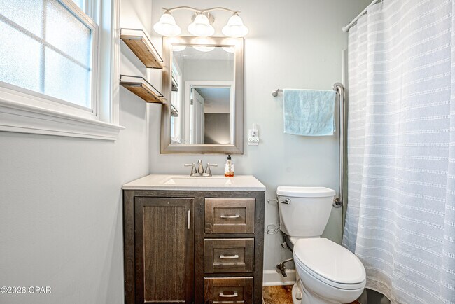 Building Photo - 1112 Colorado Ave