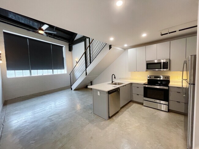 Building Photo - 193 S Saint Andrews St