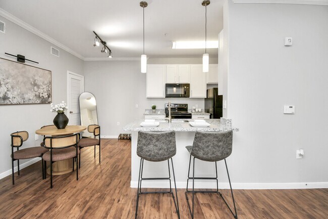 Building Photo - 6777 Sommerall Dr