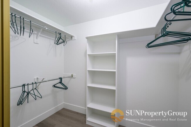 Building Photo - Newly Remodeled Condo In Taylorsville!