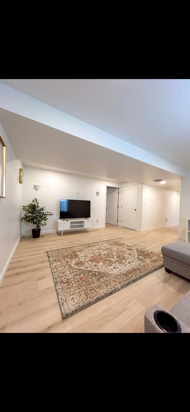 Building Photo - 3511 1180 S