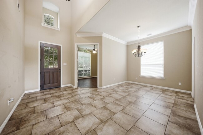Building Photo - 63 Vershire Cir
