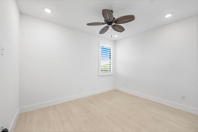 Building Photo - 15763 Longboat Key Dr