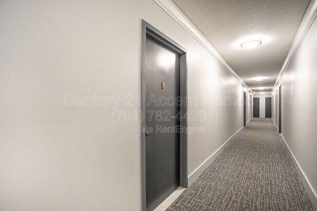 Building Photo - 2059 Huntington Ave