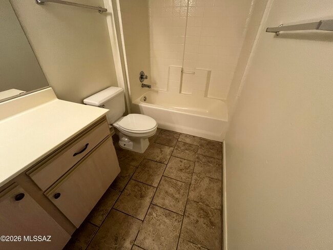 Building Photo - 5751 N Kolb Rd