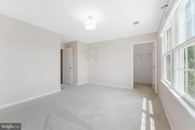 Building Photo - 20152 Boxwood Pl