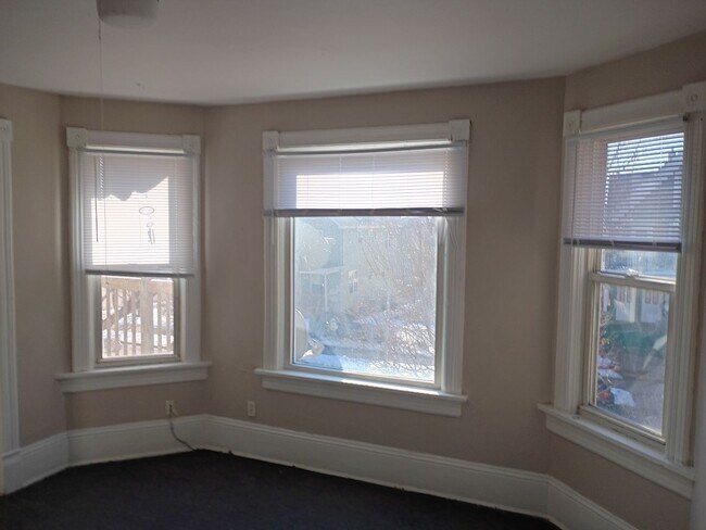 Building Photo - 1710 W Mineral St