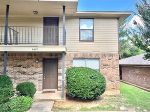 Building Photo - 2620 Bolivar St