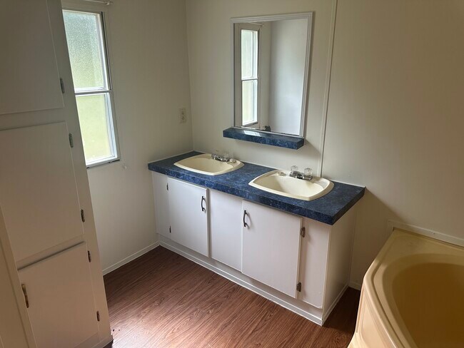 Building Photo - 153 Baywood Trail