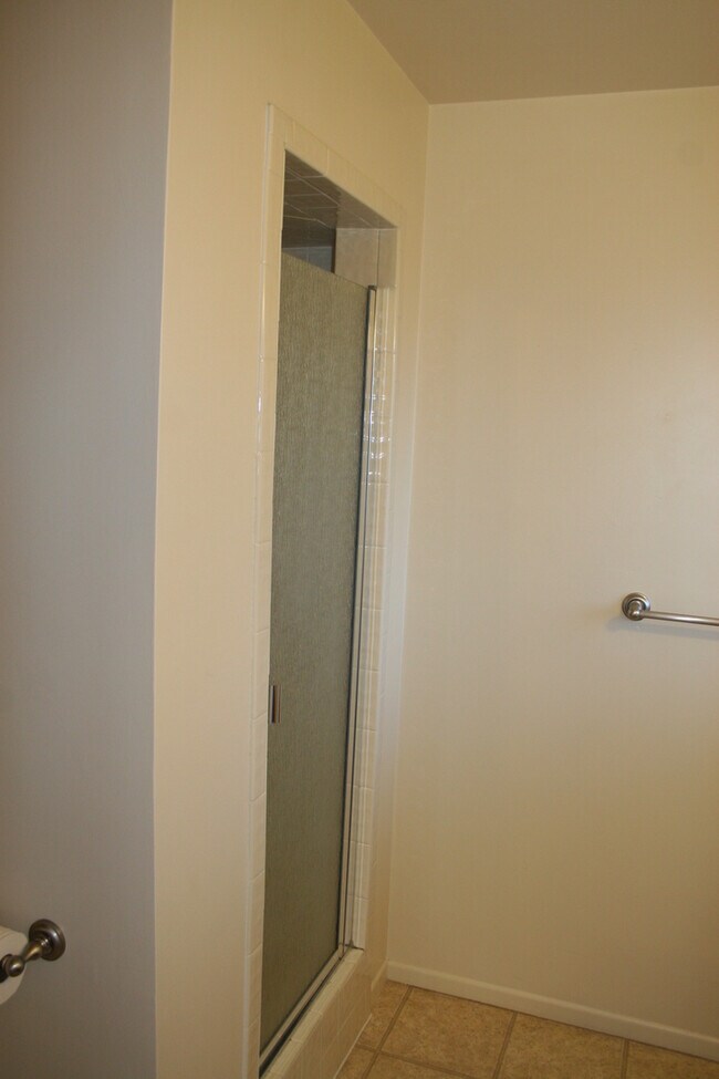 Building Photo - Cute 3 Bed + 2 Bath Home For Rent in Laurelglen Area