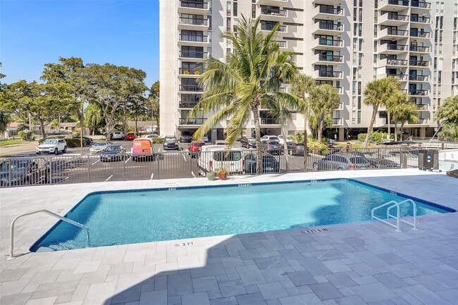 Building Photo - 3051 NE 48th St