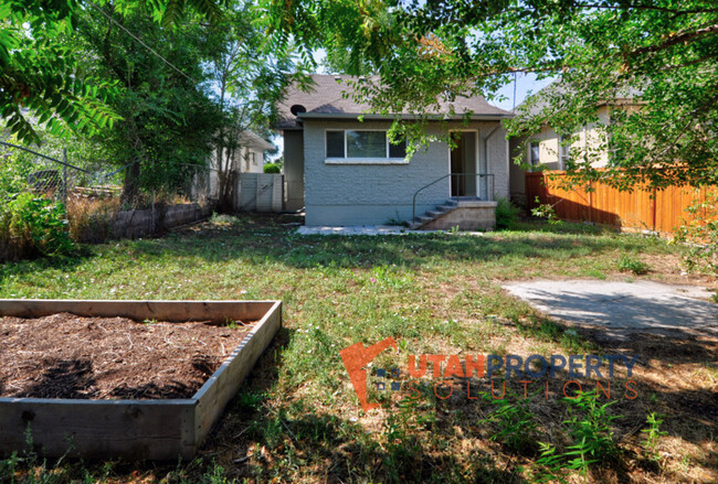 Building Photo - 559 E 800 S